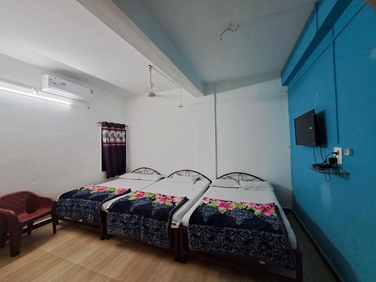 Goldan Palece Hotell Trimbak Exteriör bild